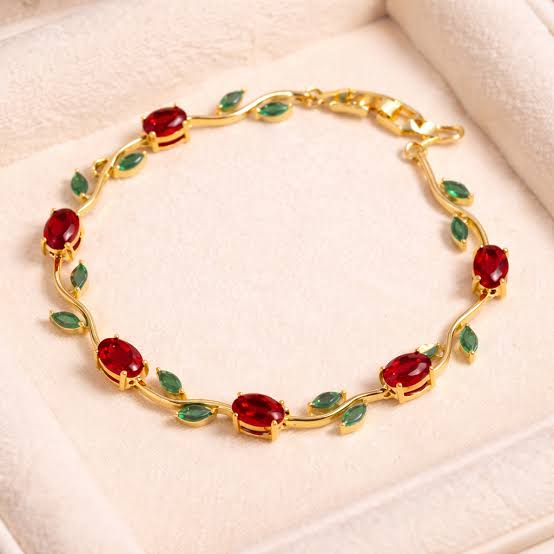 tulip Jewelry Set with Necklace, Earrings & Bracelet